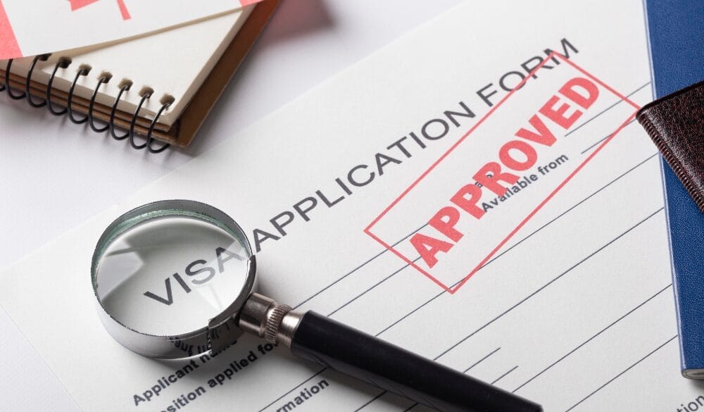 Thông thường cần đến 14 tuần để xét duyệt và cấp Canada work permit visa
