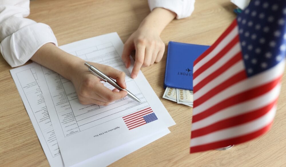 Chuẩn bị thêm tài liệu mới và cập nhật tình hình hiện tại là cách tăng khả năng đậu visa định cư Mỹ