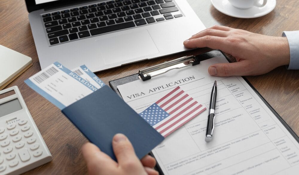 Visa định cư Mỹ cấp cho người nước ngoài đến Mỹ sinh sống và làm việc lâu dài 